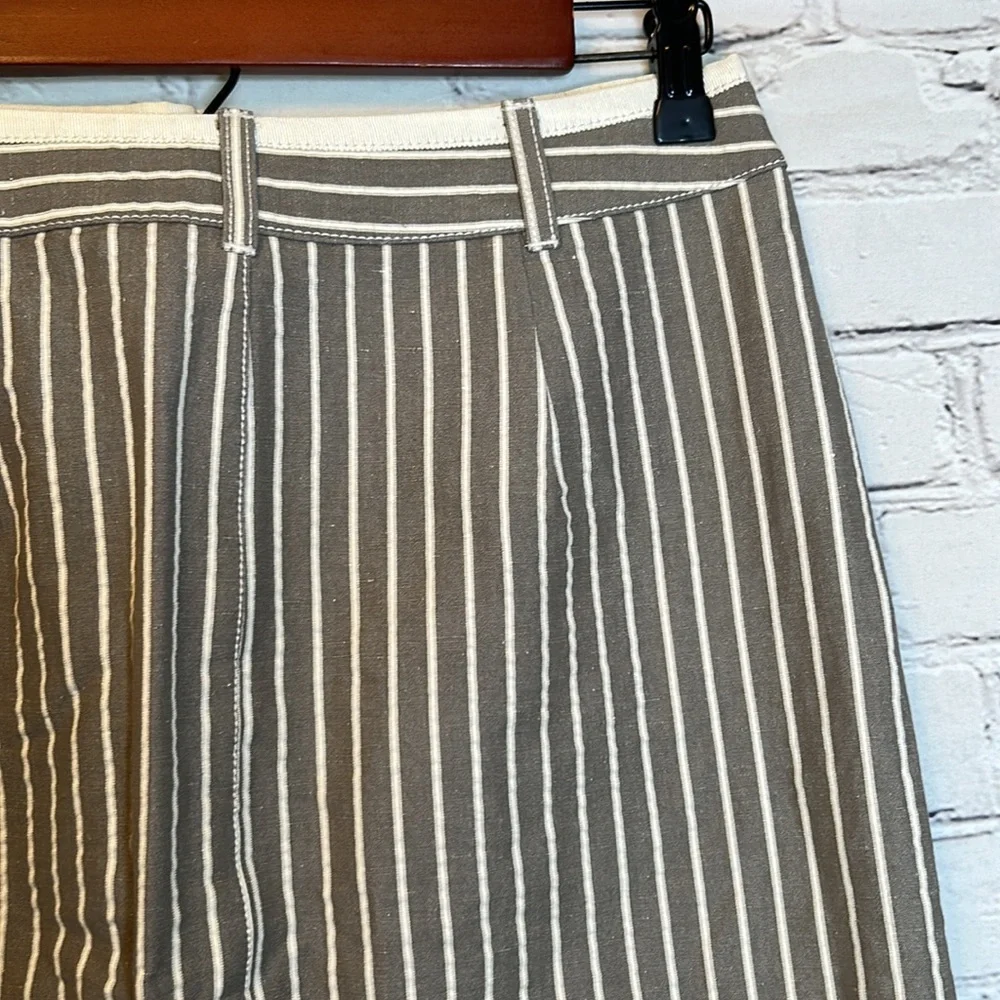 Worth Gray Cream Striped Gold Button Straight Skirt Size 6 Excellent Condition